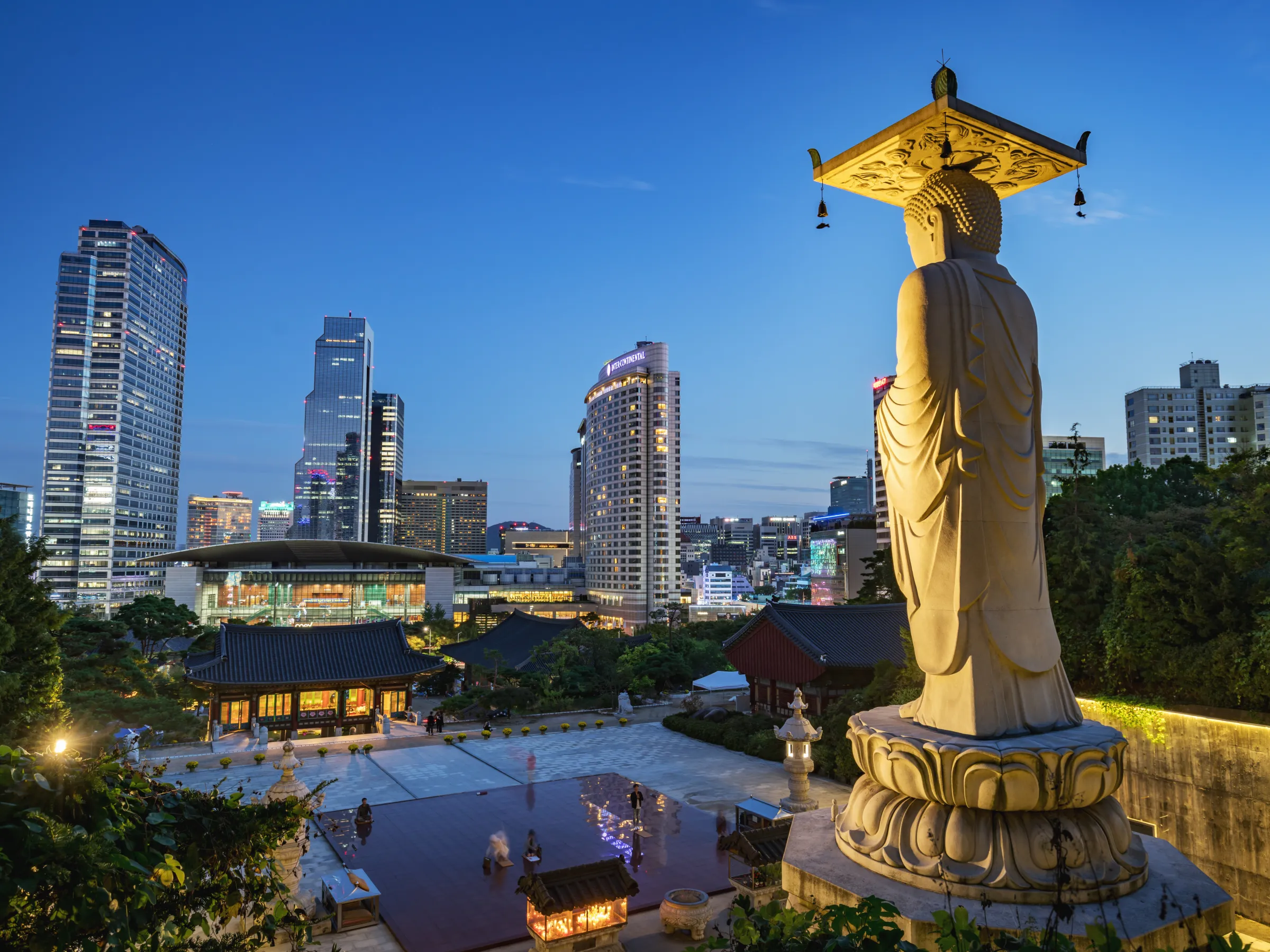 Seoul Landmark Bongeunsa Temple Buddha Statue at Night