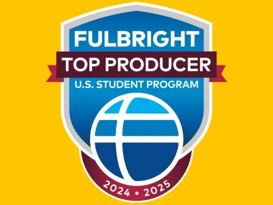 Badge designating Bryn Mawr as a Top Fulbright Producer