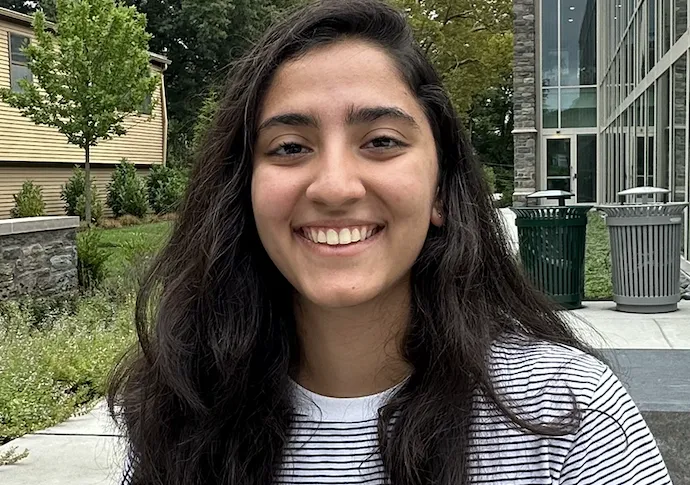 Headshot of Arshia Dolwani '26