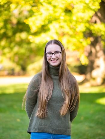 Headshot of Xenya Currie