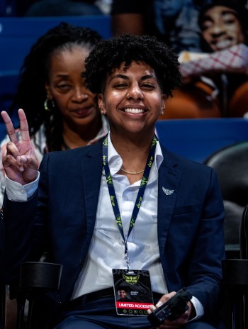 Jessica Smith '25 at basketball game