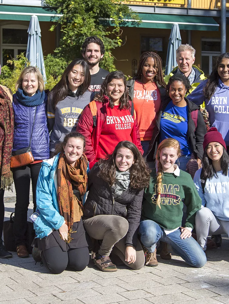 Students and faculty from the 360° Climate Change: Science and Politics course cluster.