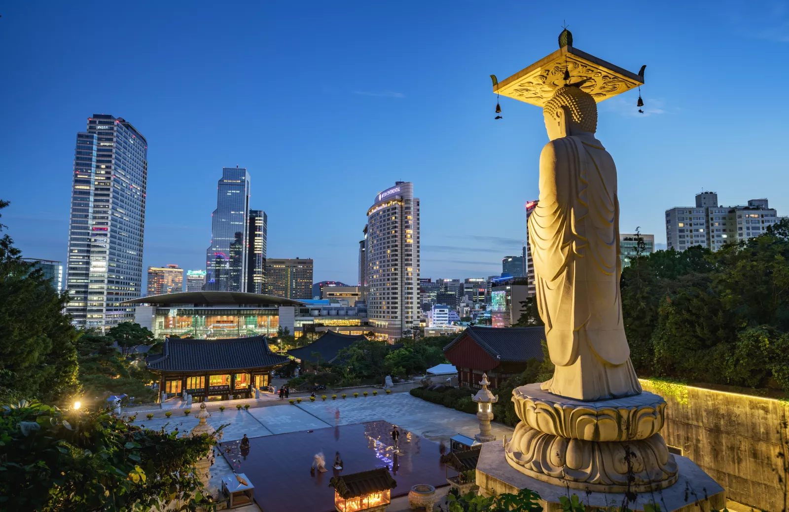 Seoul Landmark Bongeunsa Temple Buddha Statue at Night