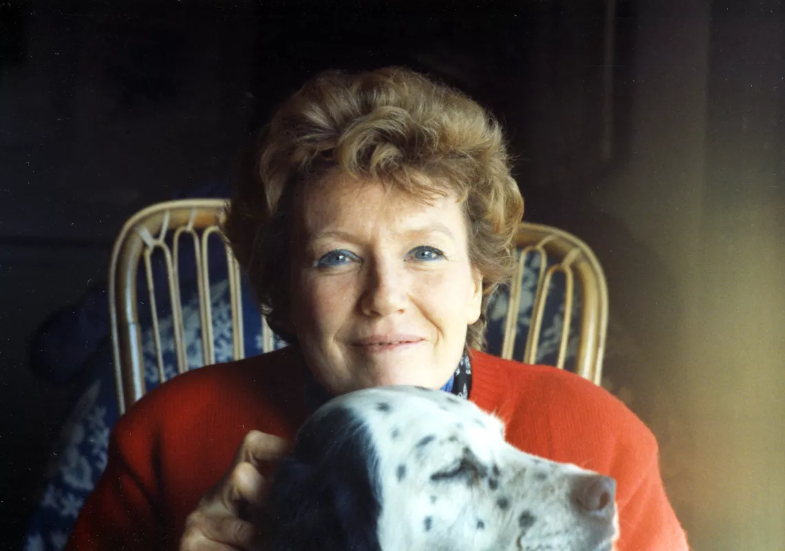 Dacia Maraini with a dog