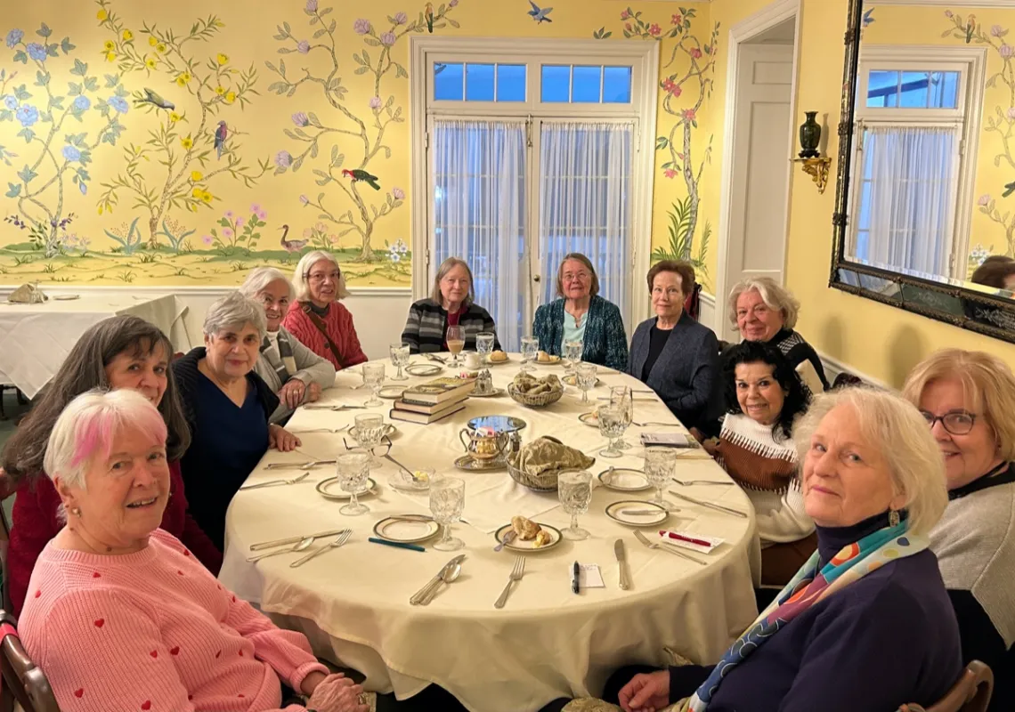 Polly Huntington Larson ’60 with her book club