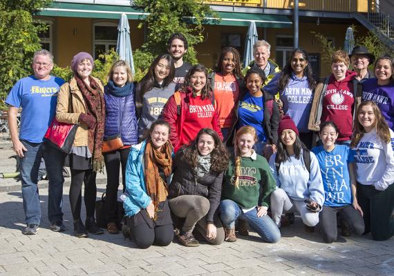 Students and faculty from the 360° Climate Change: Science and Politics course cluster.