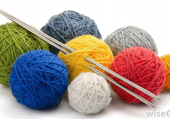 knitting needles and yarn