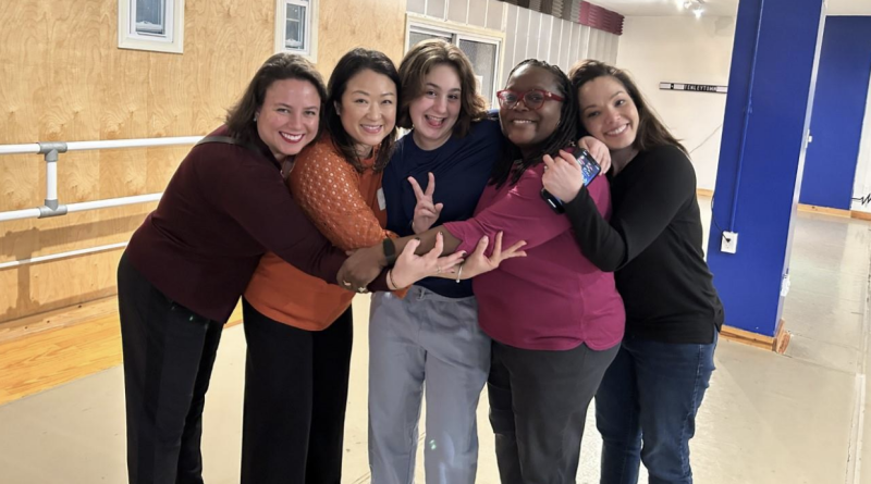 Pictured (left to right) Amse Heck '02, Mariejoy Mendoza-Reiss '01, Ev Heck, Kierstin Gray '01, and Elisa Espiritu '02